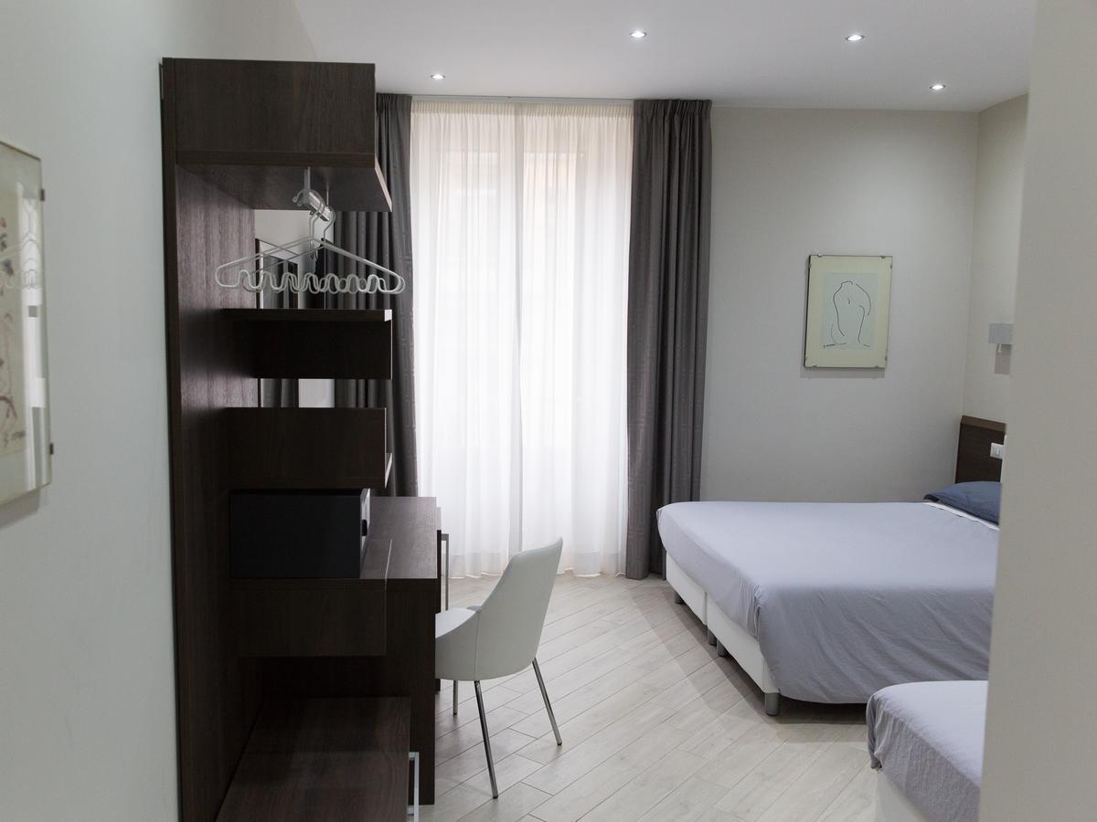 Venustas Roma Hotel Esterno foto