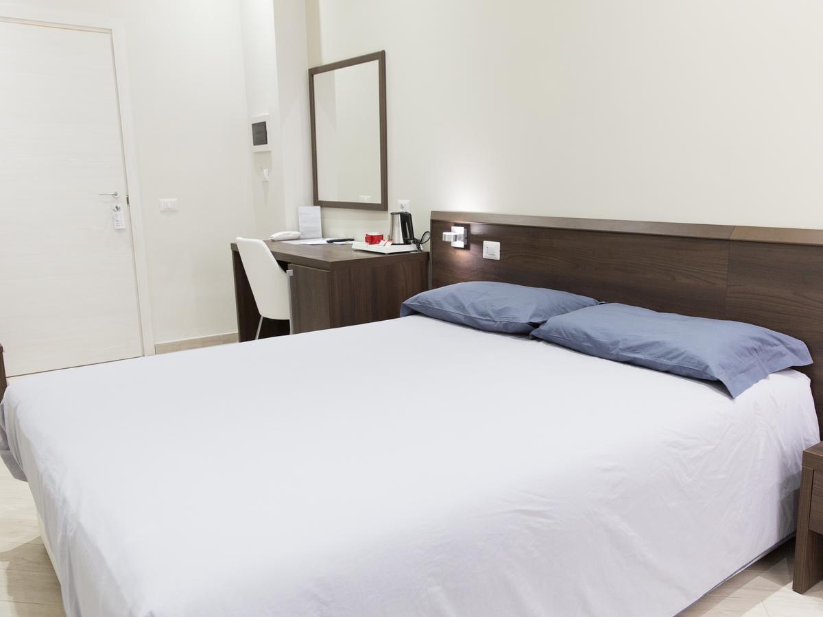Venustas Roma Hotel Esterno foto